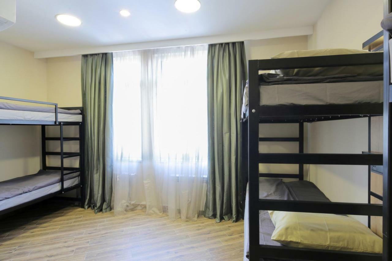 Highland Hostel เยเรวาน ภายนอก รูปภาพ